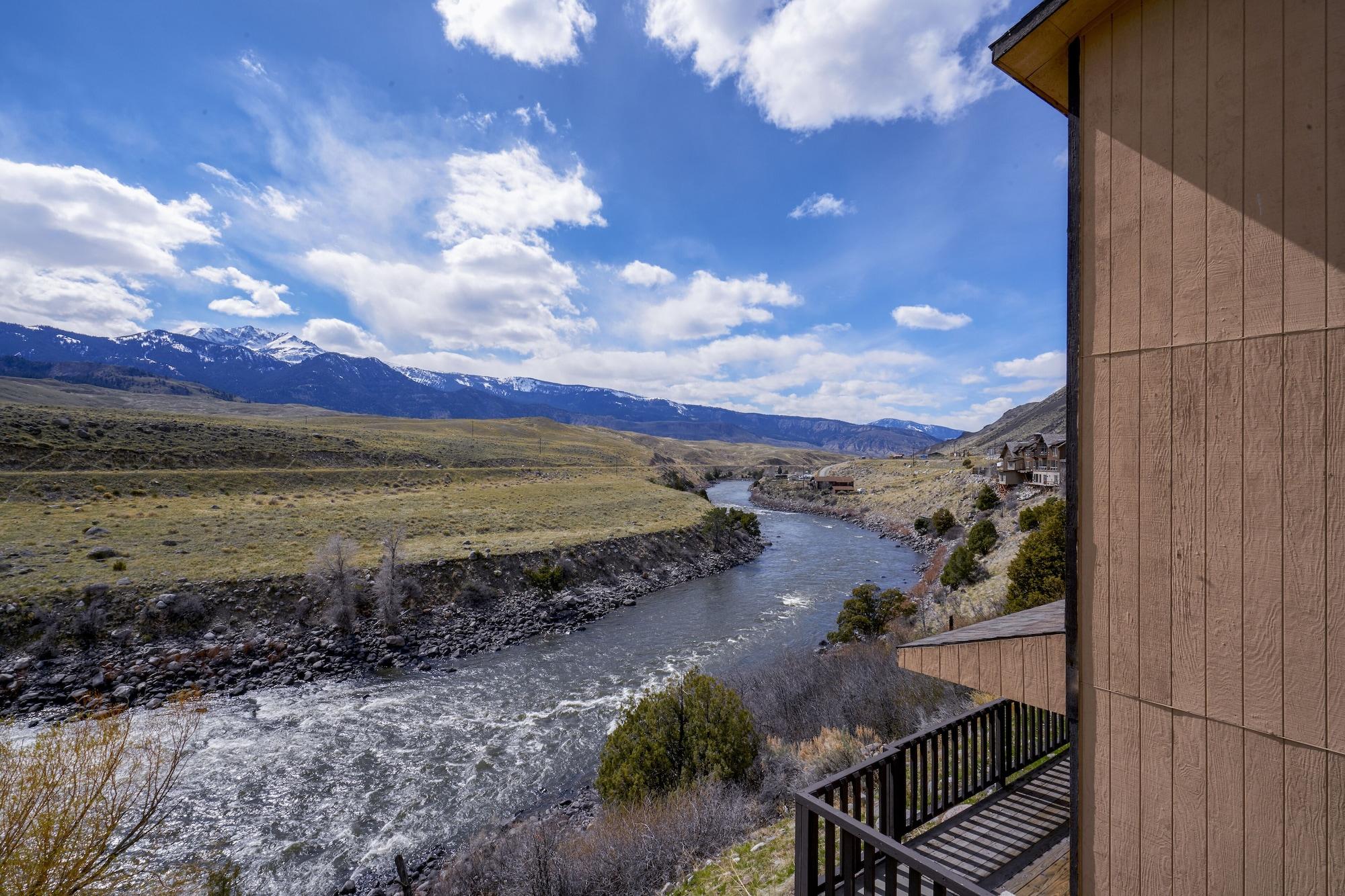 The Ridgeline Hotel At Yellowstone, Ascend Hotel Collection Gardiner Esterno foto