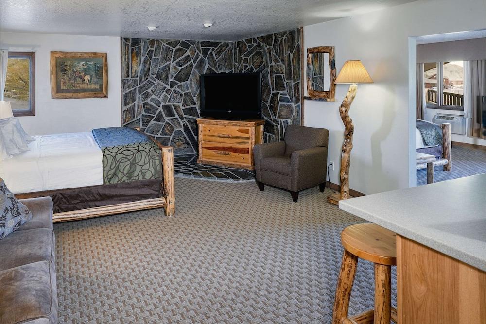 The Ridgeline Hotel At Yellowstone, Ascend Hotel Collection Gardiner Esterno foto