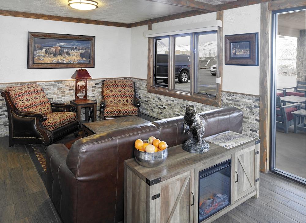 The Ridgeline Hotel At Yellowstone, Ascend Hotel Collection Gardiner Esterno foto