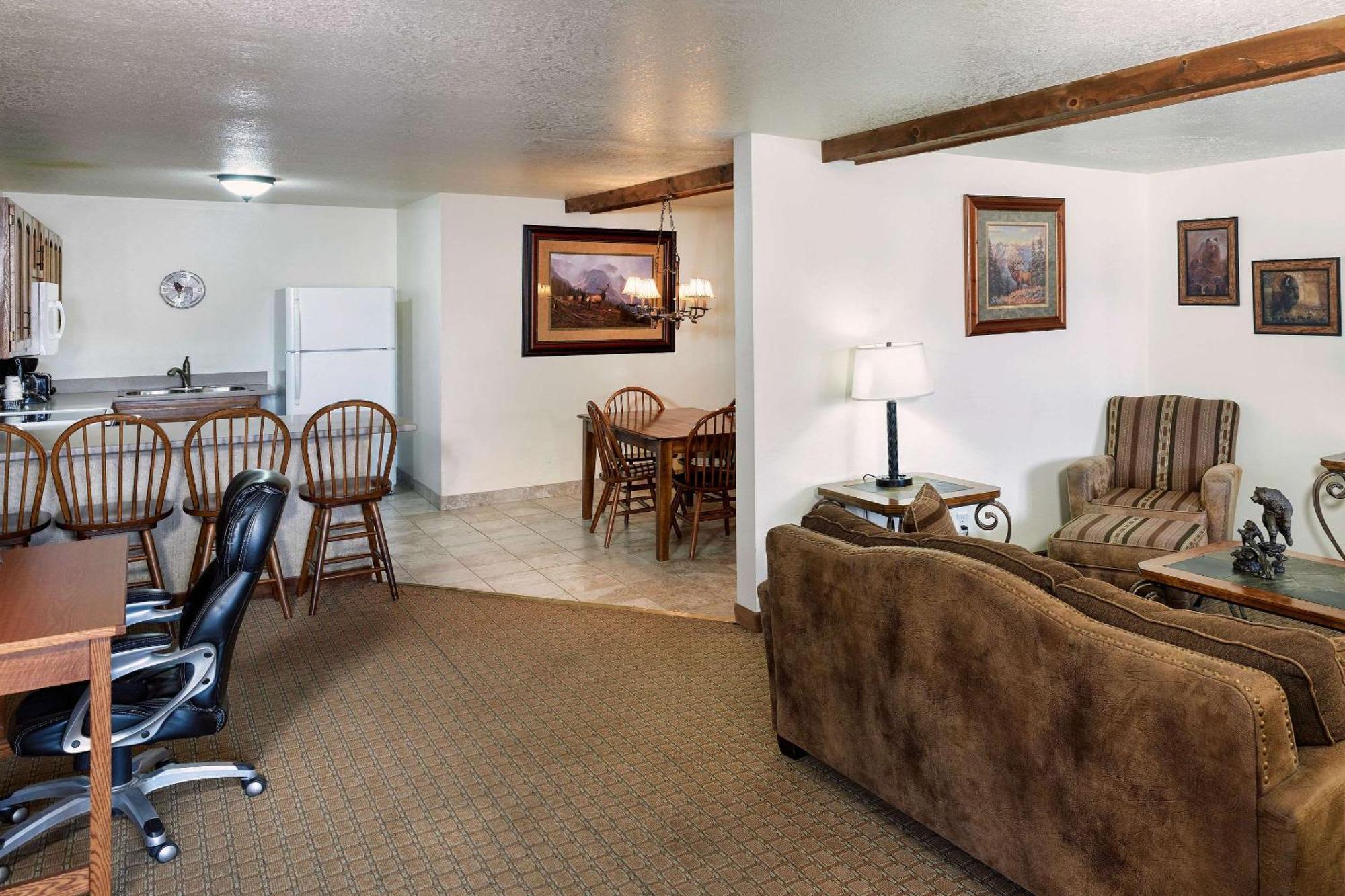 The Ridgeline Hotel At Yellowstone, Ascend Hotel Collection Gardiner Esterno foto