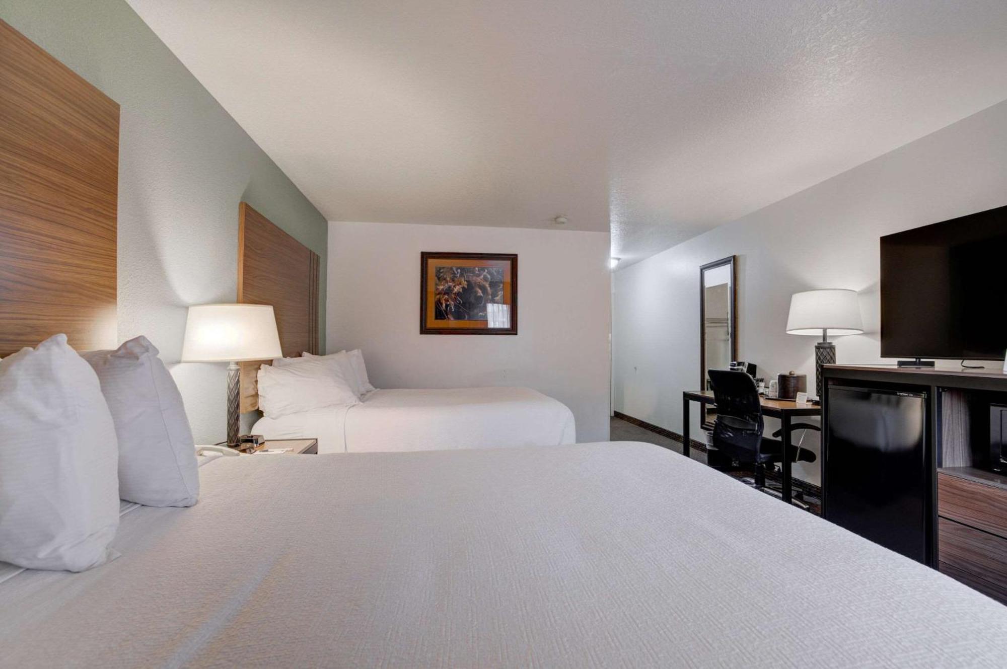 The Ridgeline Hotel At Yellowstone, Ascend Hotel Collection Gardiner Esterno foto