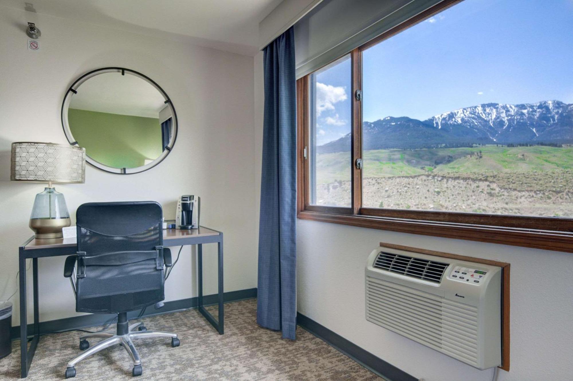 The Ridgeline Hotel At Yellowstone, Ascend Hotel Collection Gardiner Esterno foto