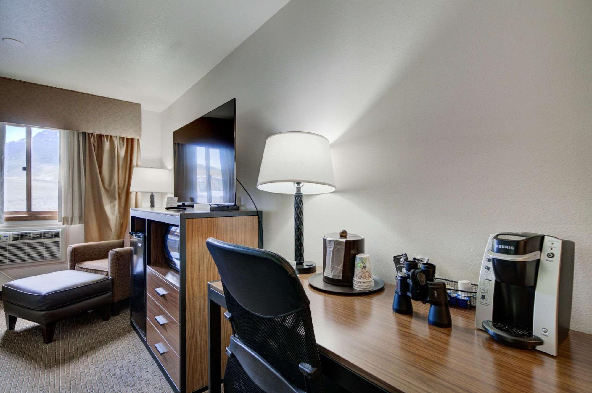 The Ridgeline Hotel At Yellowstone, Ascend Hotel Collection Gardiner Esterno foto