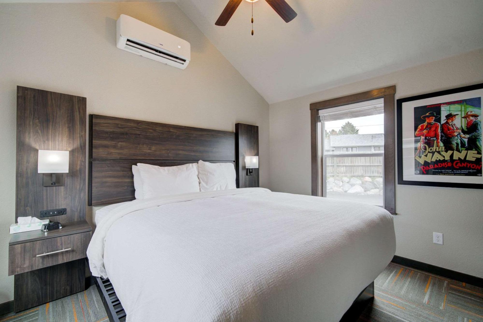 The Ridgeline Hotel At Yellowstone, Ascend Hotel Collection Gardiner Esterno foto